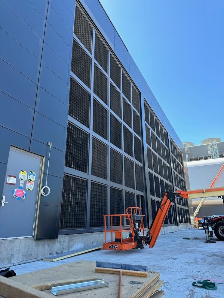 Steel framework installation for commercial building