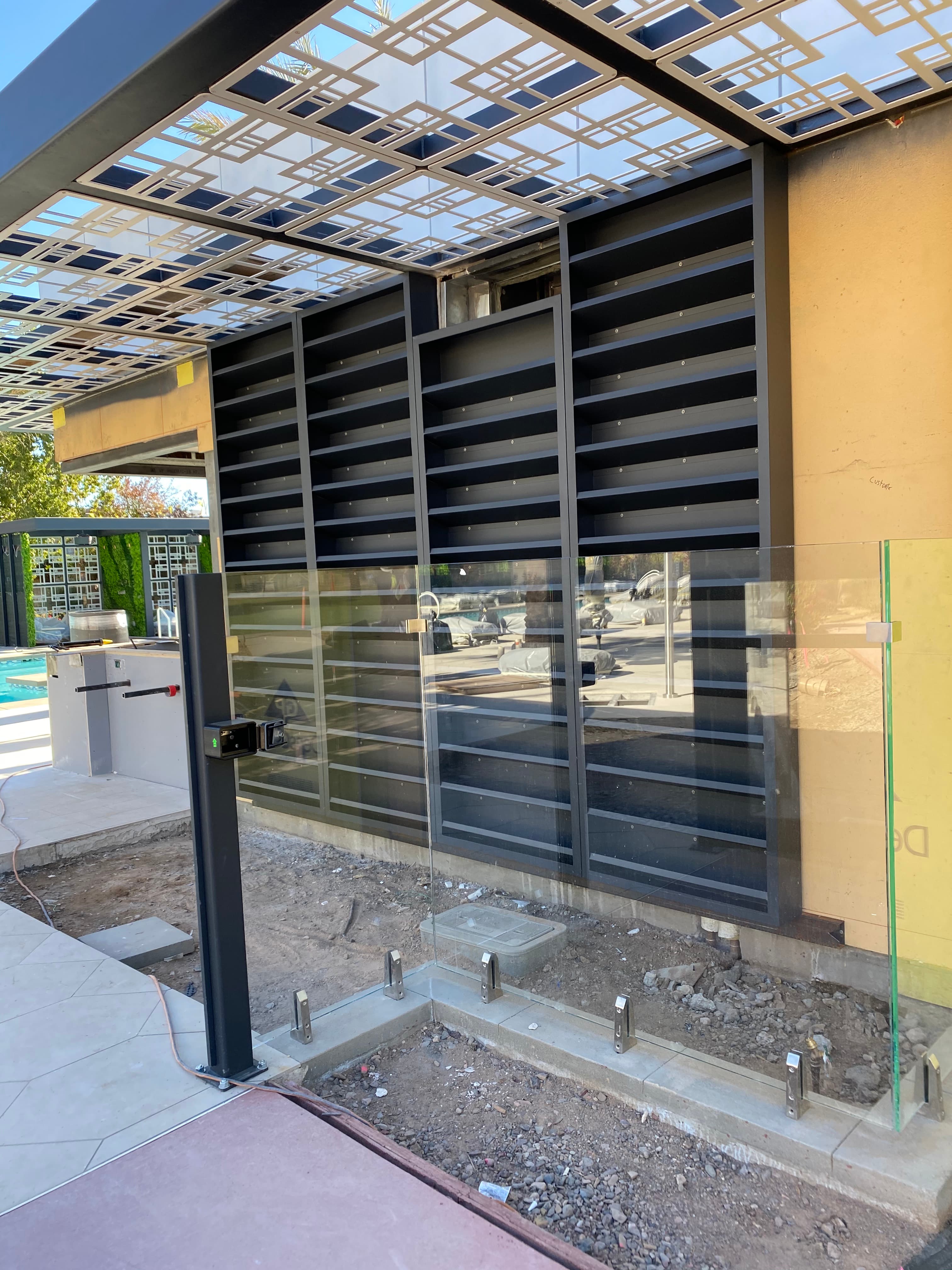 Precision-cut metal screen for light diffusion