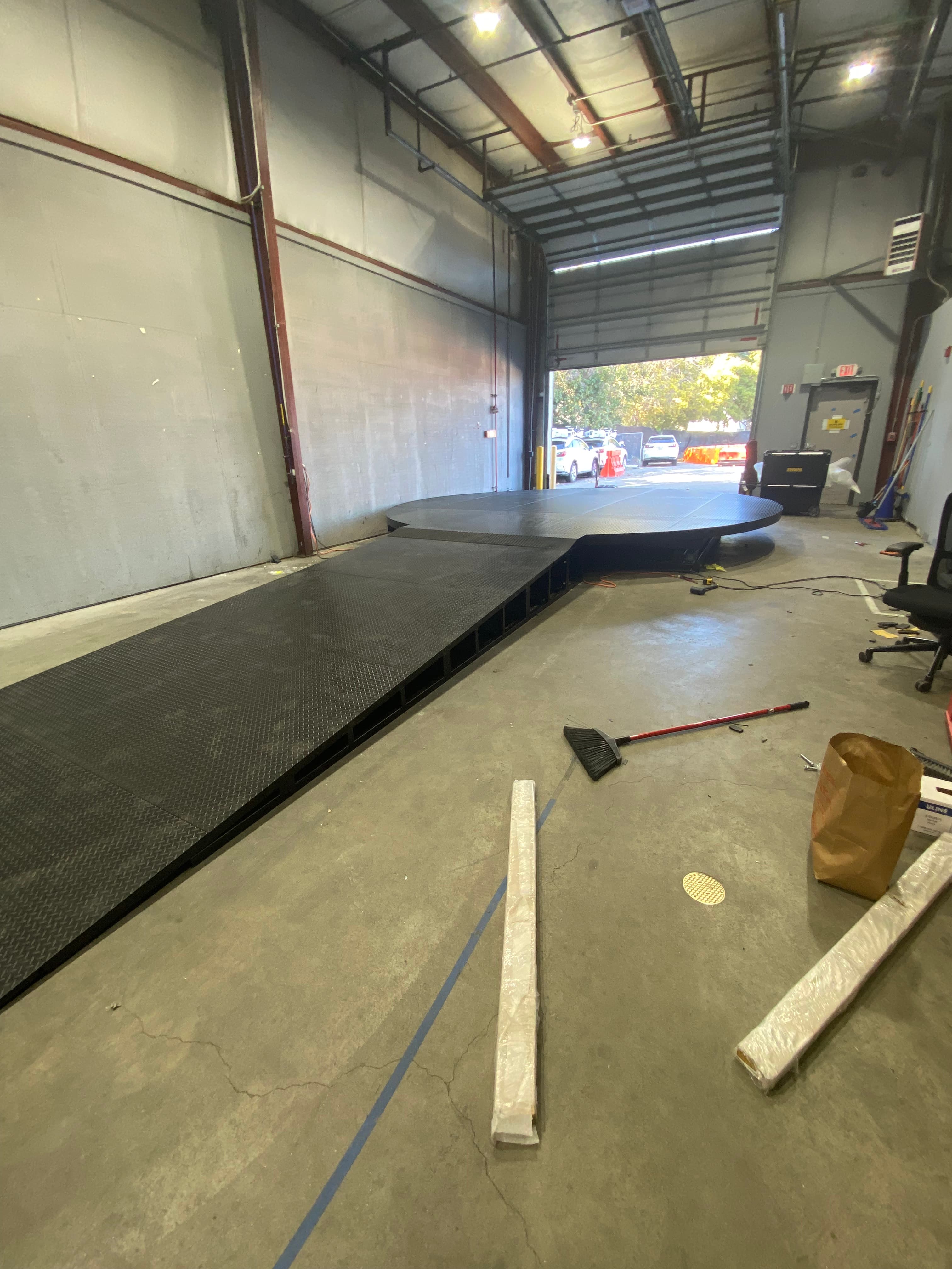 Assembly of turn table